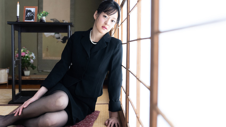 Caribbeancom 012624-001 AV interview with a mourning widow Eri Saeki